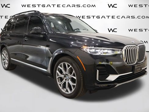 Used 2022 BMW X7 xDrive40i w/ Cold Weather Package image 2