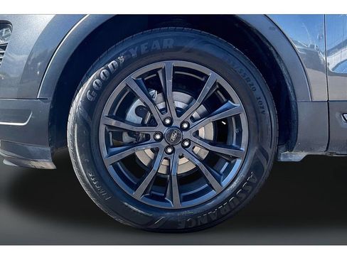 Used 2019 Ford Explorer XLT w/ Equipment Group 202A AWD/4WD image 35