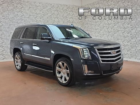 Used 2020 Cadillac Escalade Luxury image 1