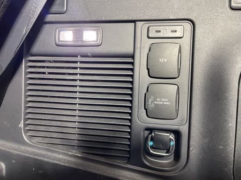 Used 2025 Ford Expedition Platinum AWD/4WD image 48