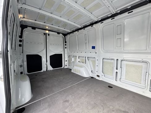 Used 2025 Mercedes-Benz Sprinter 2500 image 30