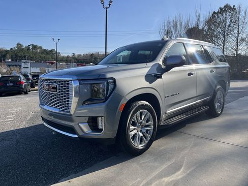 Used 2023 GMC Yukon Denali image 4