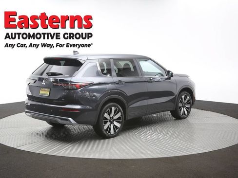 Used 2025 Mitsubishi Outlander SE AWD/4WD image 36