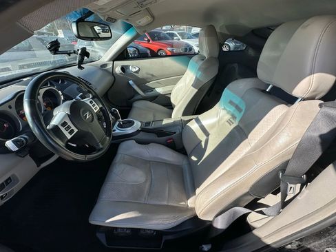 Used 2007 Nissan 350Z Touring w/ Cargo Convenience Pkg image 10