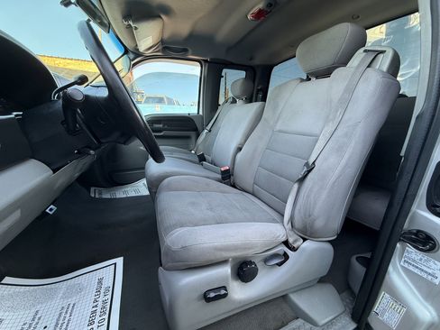 Used 2006 Ford F250 XLT RWD image 10