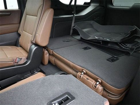 New 2026 Chevrolet Suburban High Country image 37