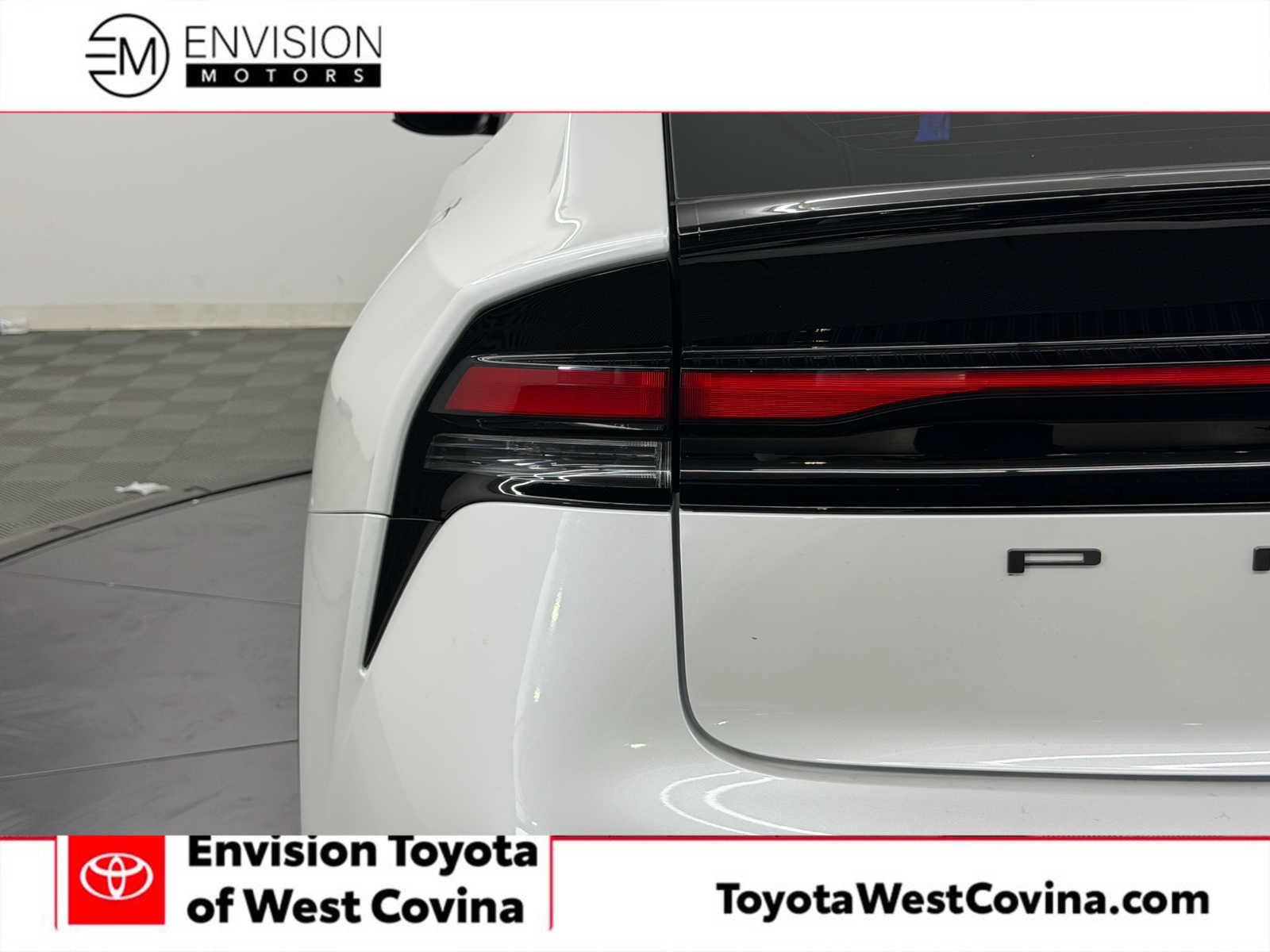 New 2027 Toyota Prius LE FWD image 11