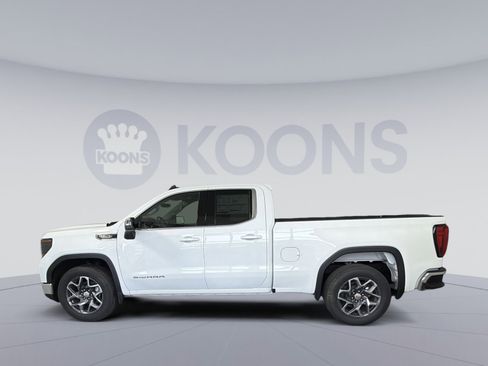 New 2026 GMC Sierra 1500 SLE image 2
