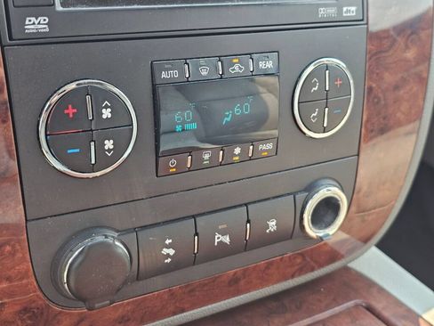 Used 2010 Chevrolet Tahoe LTZ AWD/4WD image 39