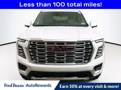 Used 2026 GMC Yukon Denali w/ Denali Reserve Package AWD/4WD image 2
