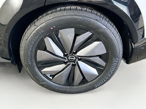 Used 2023 Nissan Ariya FWD image 11