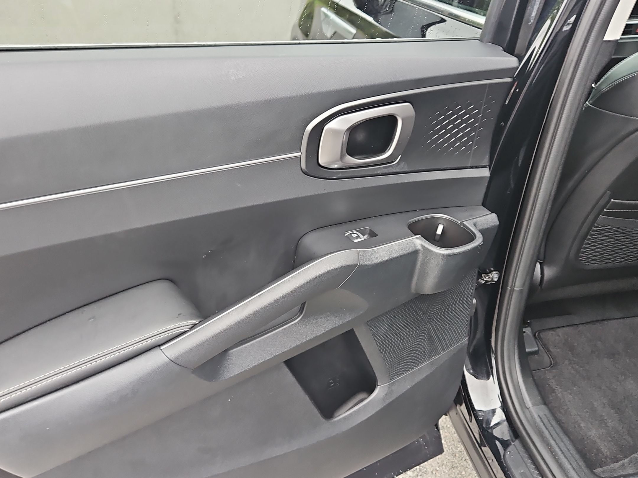Used 2025 Kia Sorento S w/ Panoramic Sunroof Package FWD image 36