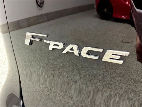 Used 2021 Jaguar F-PACE image 23