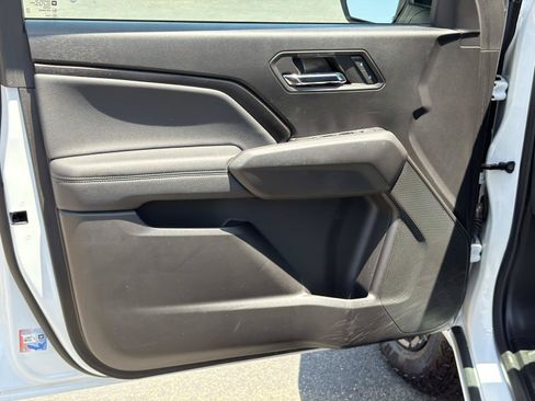Used 2024 GMC Canyon Elevation w/ Convenience Package RWD image 16