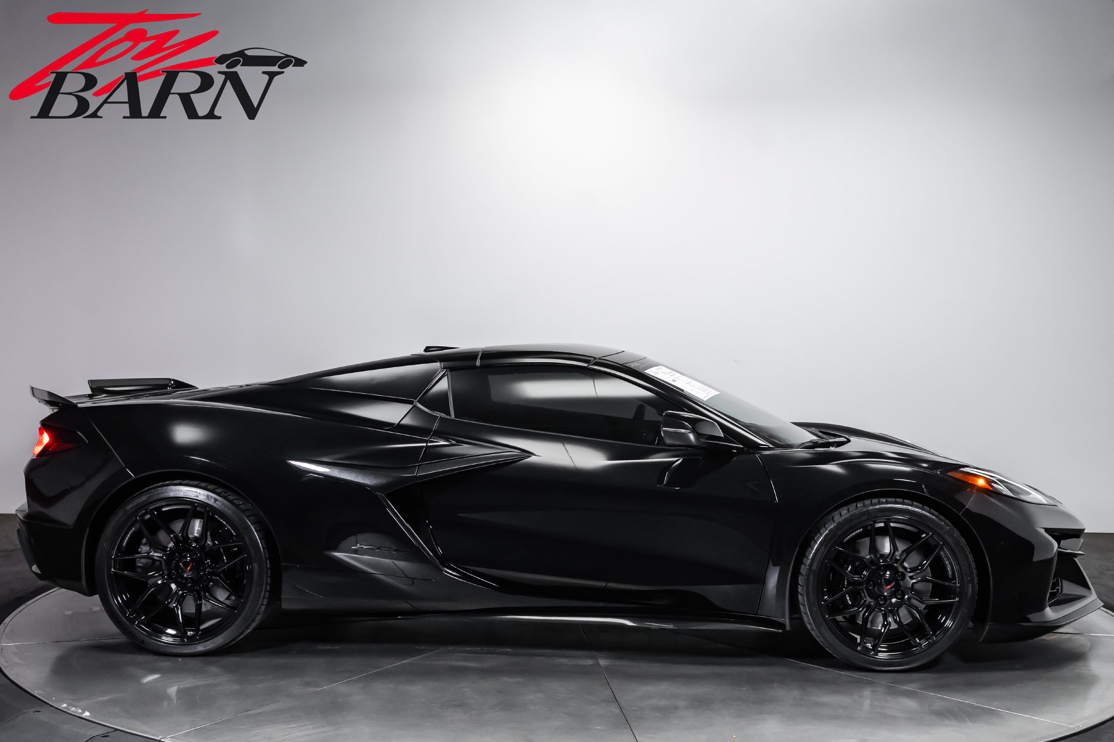 Used 2026 Chevrolet Corvette Z06 w/ Stealth Interior Trim Package RWD image 14