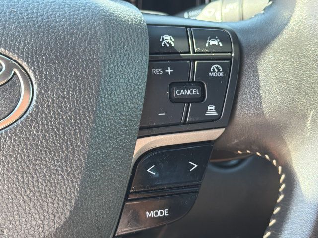 Used 2025 Toyota Camry SE w/ Convenience Package FWD image 31