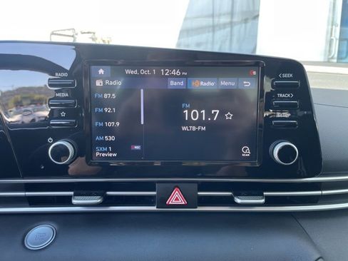 Used 2022 Hyundai Elantra SEL w/ Convenience + Premium Package image 16