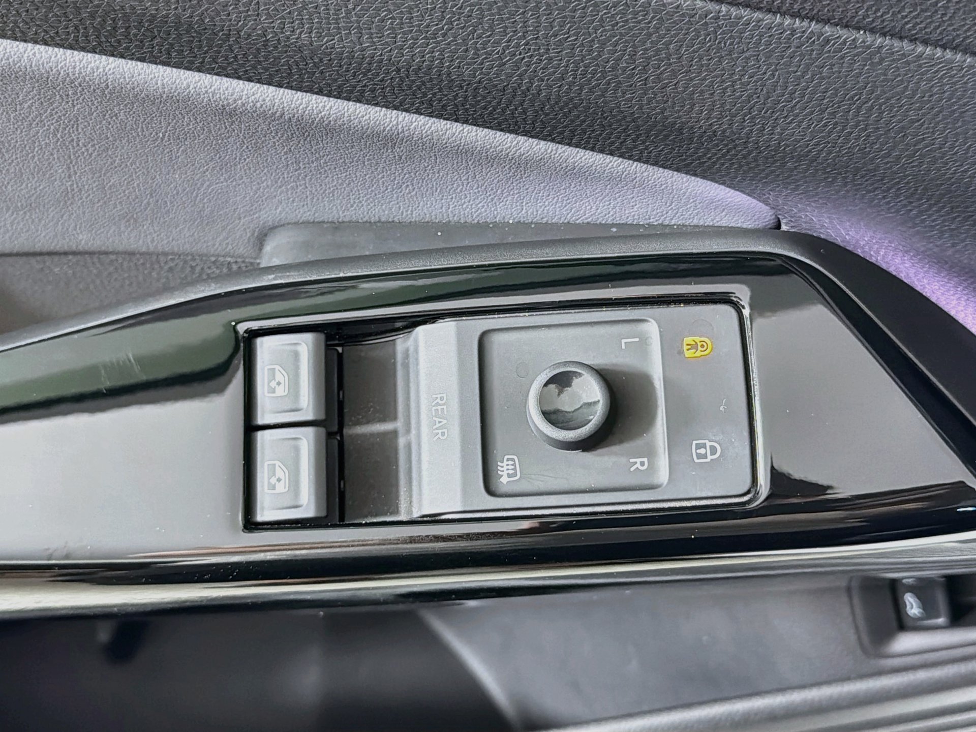 Certified 2023 Volkswagen ID.4 S RWD image 17