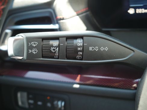 Certified 2026 Chevrolet Traverse RS AWD/4WD image 28