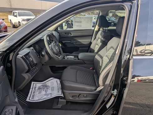 New 2025 Nissan Pathfinder SV w/ Cargo Package image 13