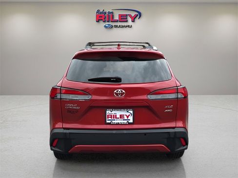 Used 2022 Toyota Corolla Cross XLE image 4