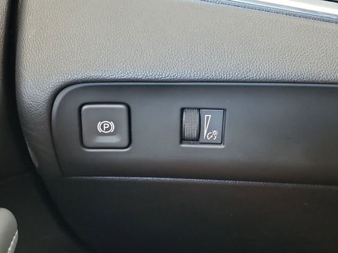 Used 2022 Buick Enclave Essence image 22