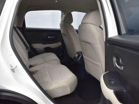 Used 2025 Honda HR-V LX image 18