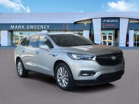Used 2020 Buick Enclave Premium w/ Sun and Sites Package AWD/4WD image 3