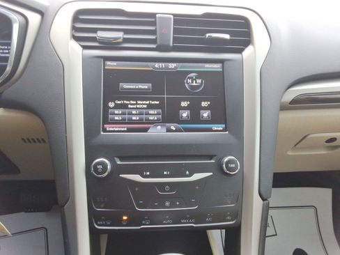 Used 2015 Ford Fusion SE w/ Equipment Group 202A image 15