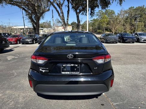 Used 2024 Toyota Corolla LE image 3