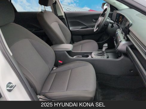 Used 2025 Hyundai Kona SEL image 15