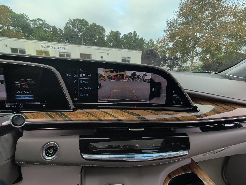 Used 2021 Cadillac Escalade Sport Platinum AWD/4WD image 17