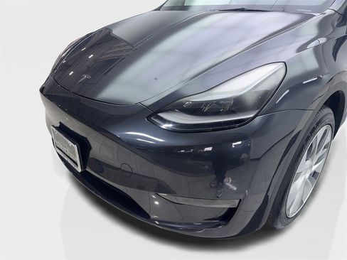 Used 2024 Tesla Model Y Long Range image 16
