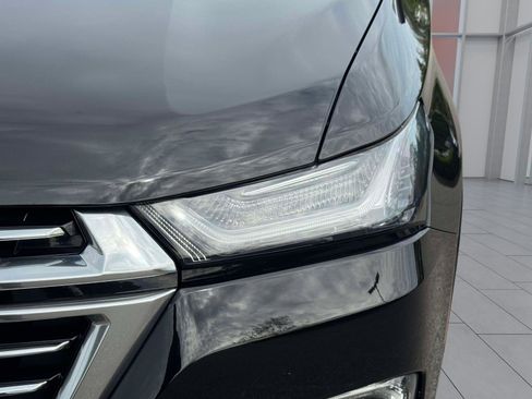 Used 2023 Chevrolet Traverse Premier image 6