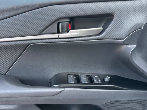 New 2026 Toyota Camry Hybrid FWD image 11