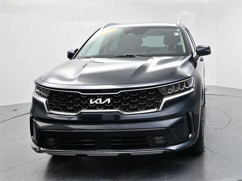 Certified 2023 Kia Sorento EX image 3