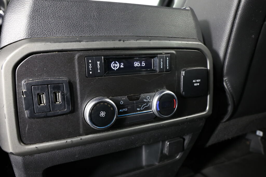 Used 2018 Ford Expedition Max XLT w/ Equipment Group 202A AWD/4WD image 16