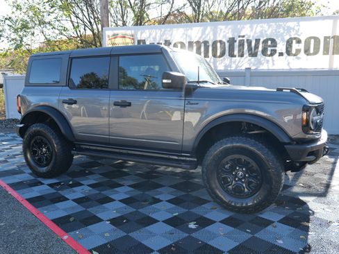 Used 2022 Ford Bronco Wildtrak image 3