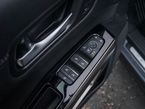 New 2025 Nissan Pathfinder Platinum w/ Black Appearance Package image 17