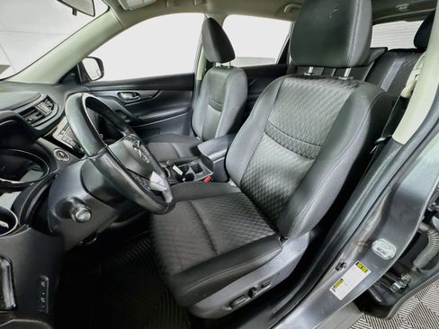 Used 2018 Nissan Rogue SV AWD/4WD image 14