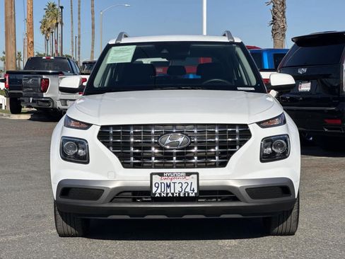Used 2022 Hyundai Venue SEL image 9