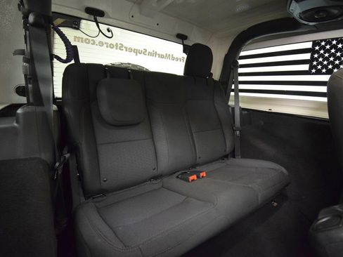 Used 2020 Jeep Wrangler Sport AWD/4WD image 21