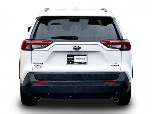 Used 2024 Toyota RAV4 LE AWD/4WD image 5