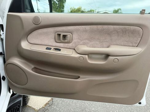 Used 2004 Toyota Tacoma PreRunner image 14