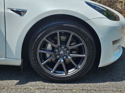 Used 2019 Tesla Model 3 image 16