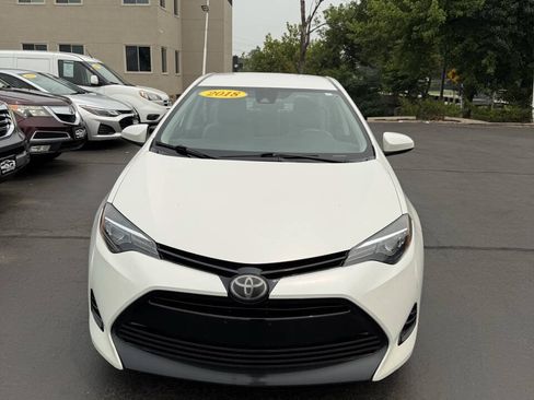 Used 2018 Toyota Corolla LE w/ Carpet Mat Package (TMS) FWD image 3