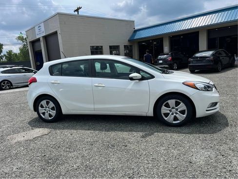Used 2016 Kia Forte LX image 4