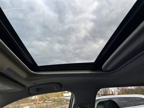 Used 2023 Toyota RAV4 XLE Premium image 15