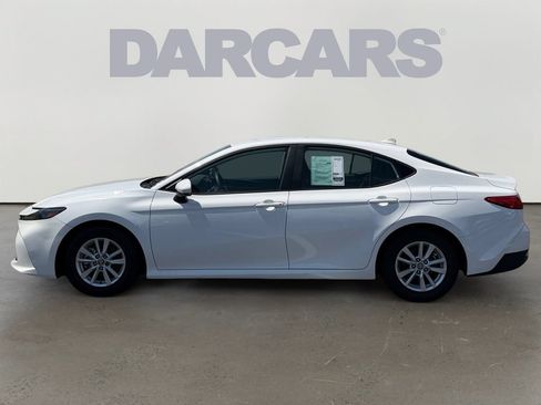 Used 2025 Toyota Camry LE FWD image 4
