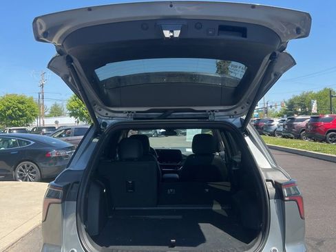 Used 2025 Chevrolet Equinox LT w/ Convenience Package II AWD/4WD image 19